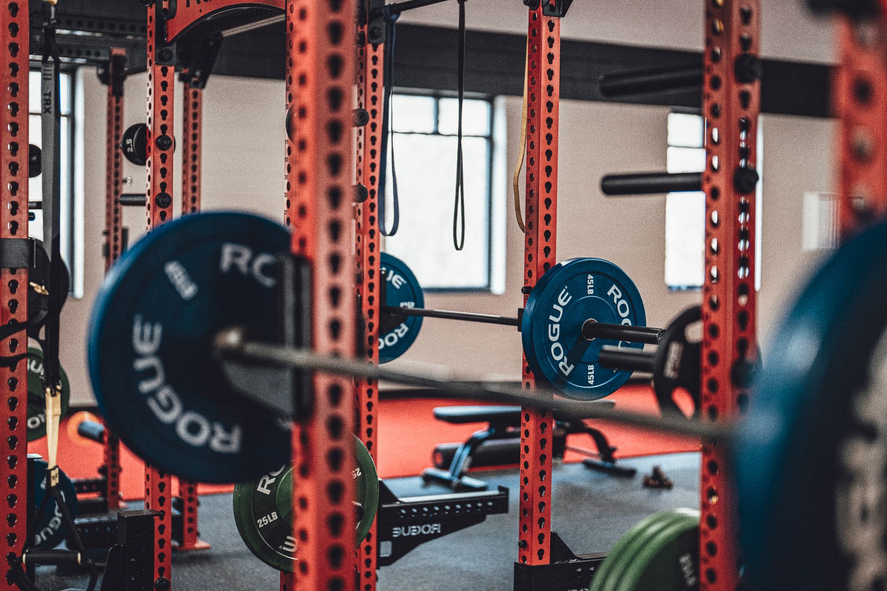 Racks et matériel de musculation de la salle Physic Forme